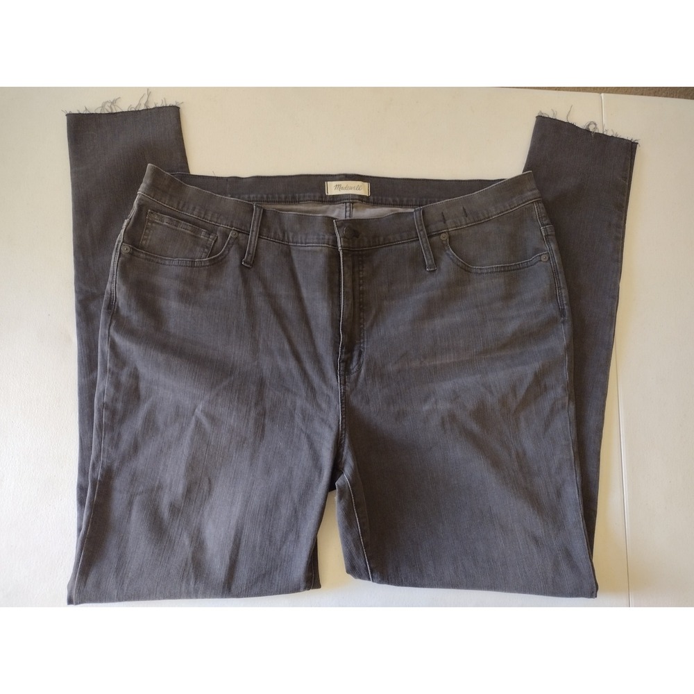 Madewell 9" High-Rise Skinny Jeans‎ Women's Size 36TL Gray Wash Distressed Hem